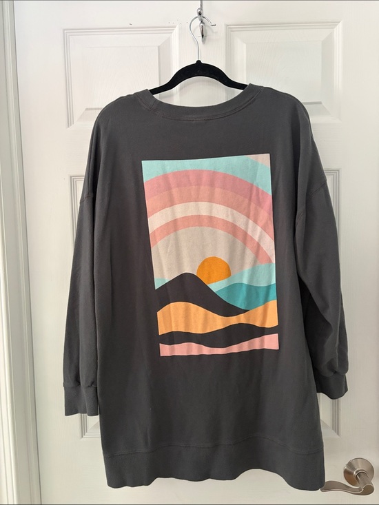 Old Navy Sweaters - 🌅Nurtured By Nature Charcoal Crewneck Sweatshirt with Sunset Print on Back